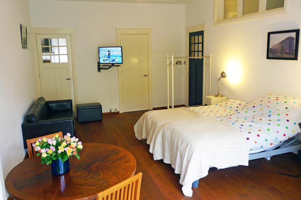 Bed & Breakfast Walenburg Rotterdam Esterno foto
